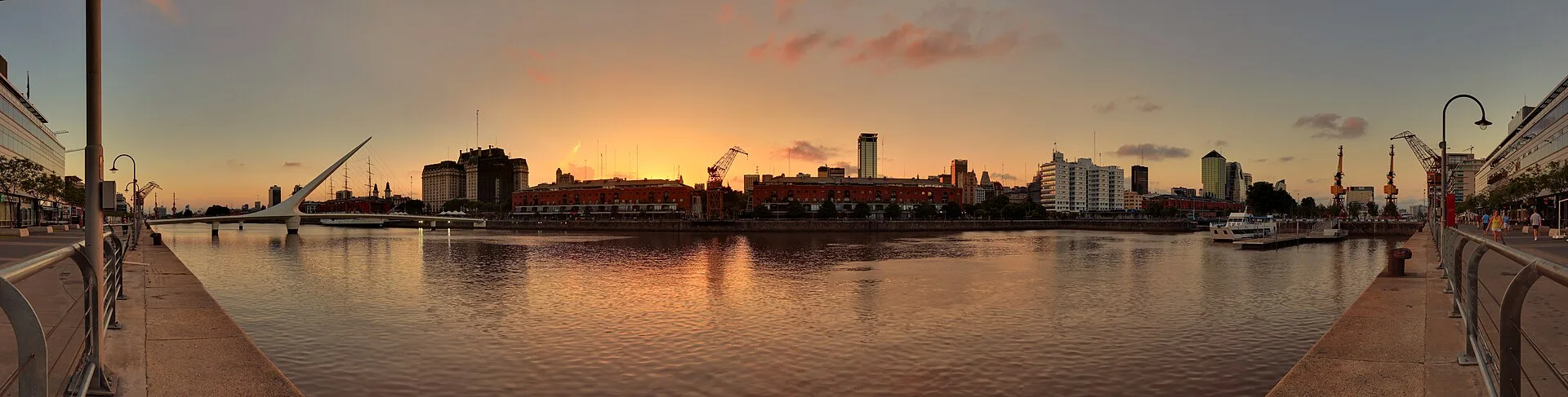 Puerto Madero, quartier moderne au bord de l'eau à Buenos Aires